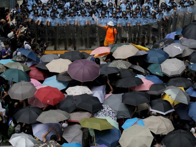 Χονγκ Κονγκ: Κλιμακώνονται οι κινητοποιήσεις